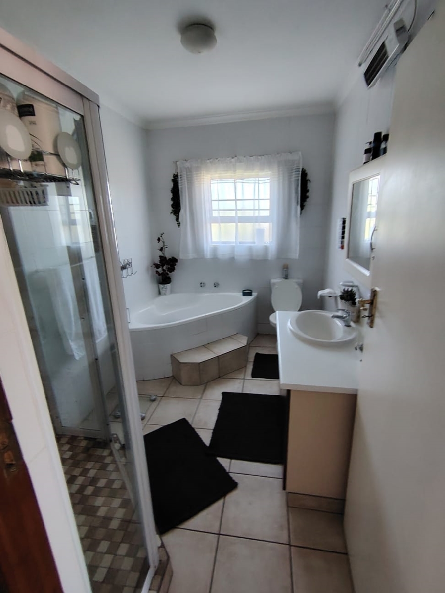 3 Bedroom Property for Sale in Rooi Rivier Rif Western Cape